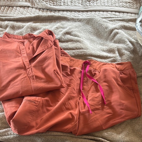 Figs Scrub Set - Picture 1 of 4